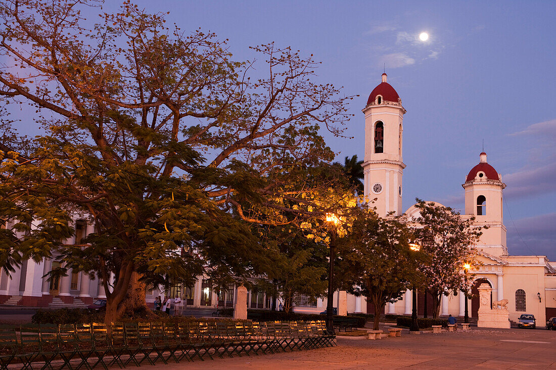 Moon over Catedral de la Purisma Concepcion, cathedral in Parque Jose Marti at dusk, Cienfuegos, Cienfuegos, Cuba