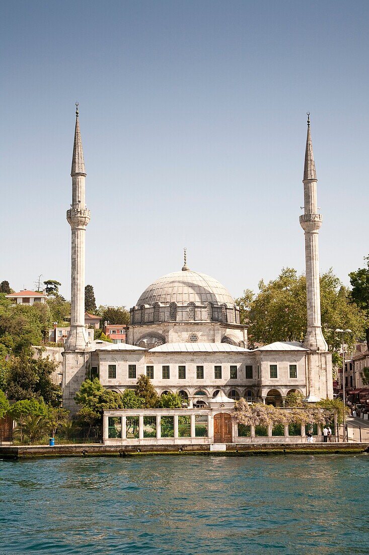 Beylerbeyi Mosque, Uskudar, on the Asian side of the Bosphorus, Istanbul, Turkey