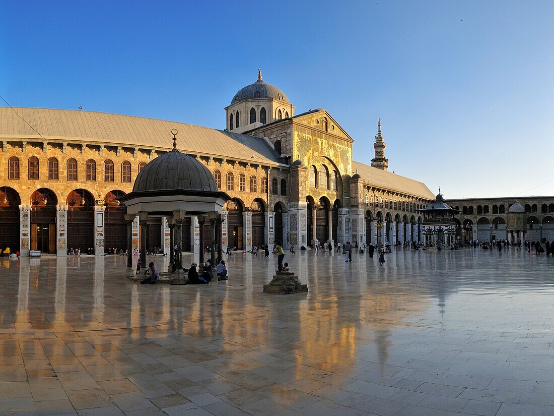 Courtyard of the Umayyad Mosque at Damascus, Unesco World Heritage Site, Syria, Middle East, West Asia