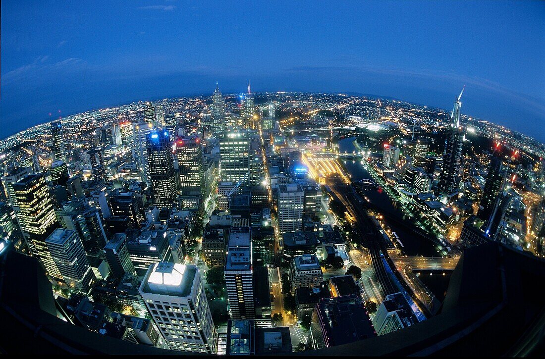Vue nocturne de Melbourne depuis le 55 ème étage du Roylato Towers F90X+16+sensia100
