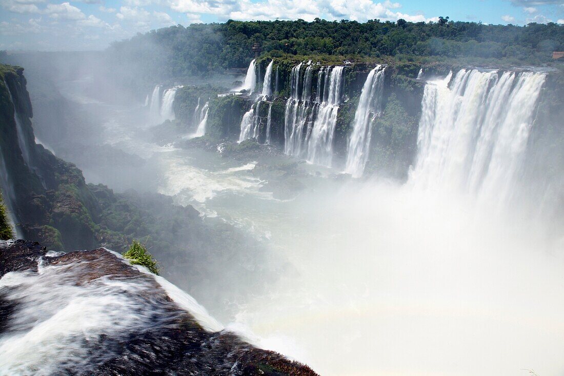 Argentina, Misiones, Iguazu National Park The impressive Iguazu waterfalls - A world heritage site