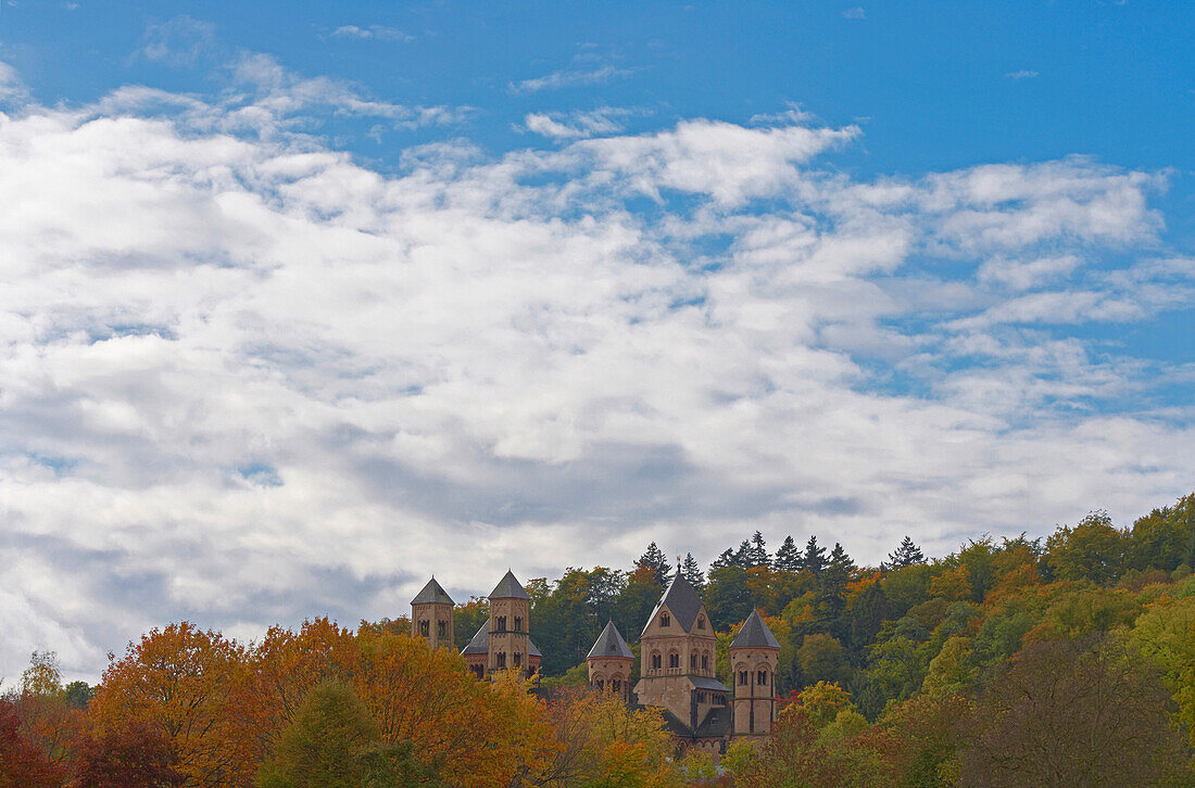 Abtei Maria Laach, Herbst, Hocheifel, Vulkaneifel, Eifel, Rheinland-Pfalz, Deutschland, Europa