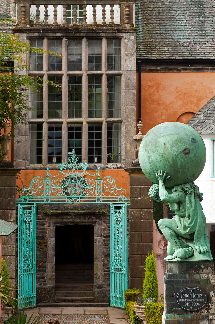 Hercules Statue outside the town hall, village of Portmeirion, founded by Welsh architekt Sir Clough Williams-Ellis in 1926, Wales, UK