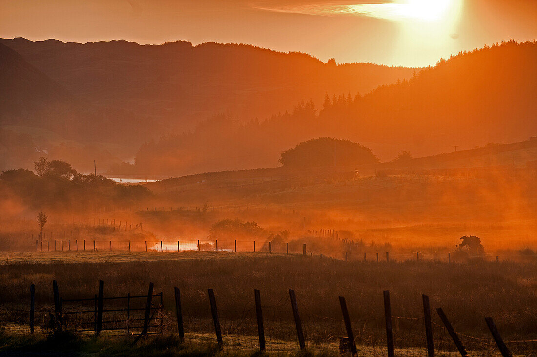 Early morning near Chapel Curig, Snowdonia National Park, Wales, UK