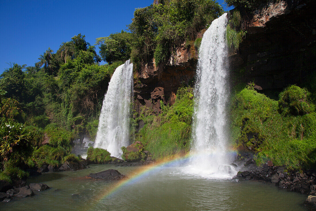 Regenbogen, Wasserfälle im Iguazu National Park, Iguazu, Misiones, Argentinien