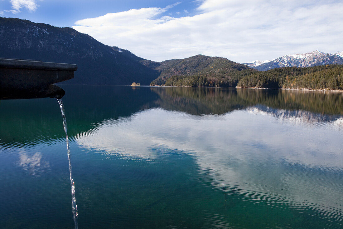 Lake Eibsee near Garmisch-Partenkirchen below the mountain Zugspitze, Upper Bavaria, Germany, Europe