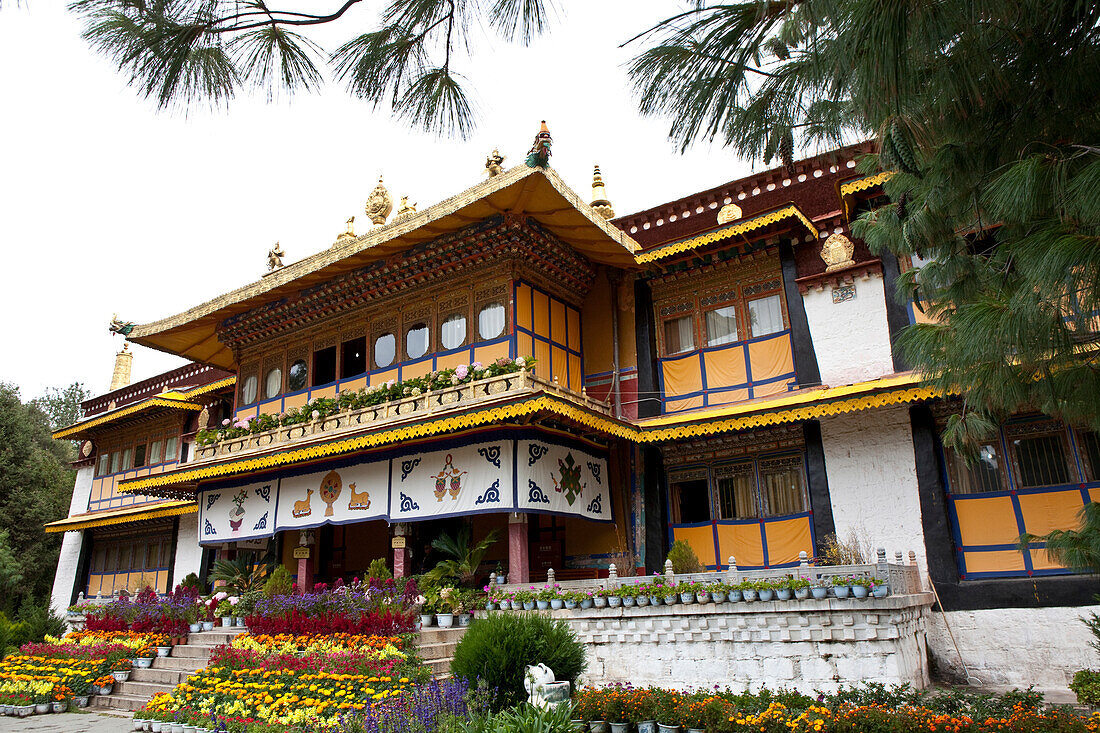 Sommerpalast Norbulingka im Juwelengarten in Lhasa, autonomes Gebiet Tibet, Volksrepublik China