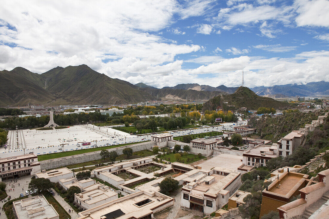 Blick auf Lhasa, autonomes Gebiet Tibet, Volksrepublik China