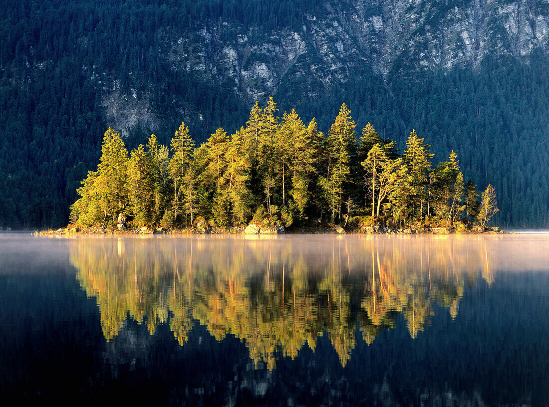 Island at lake Eibsee, Pronvince of Garmisch-Partenkirchen, Upper Bavaria, Germany, Europe