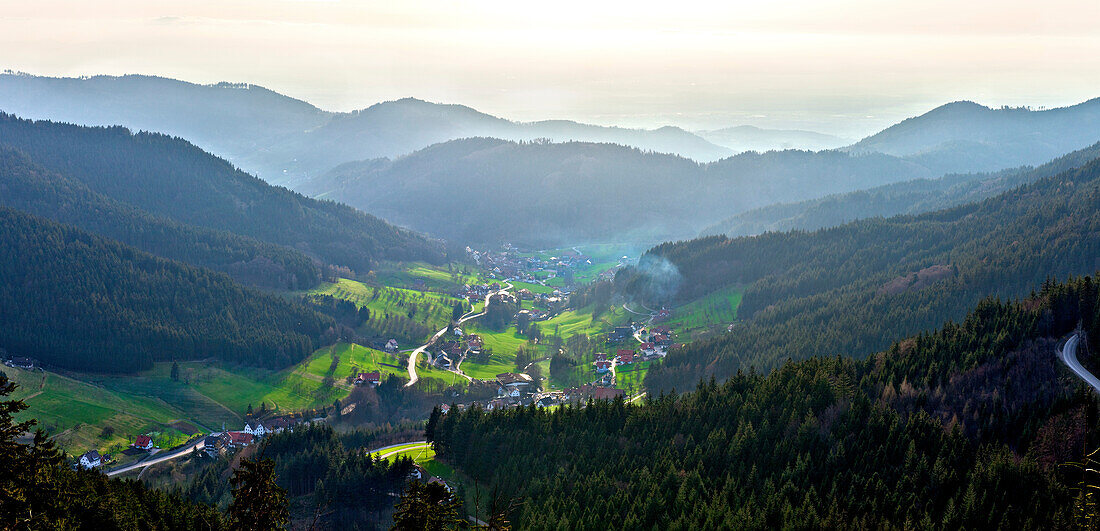 Blick von der Hochschwarzwaldstraße auf Seebach, Nordschwarzwald, Baden-Württemberg, Deutschland, Europa