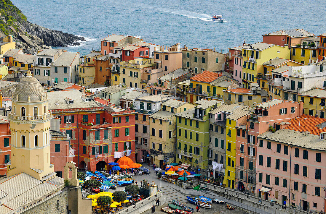Colorful houses, Vernazza, Cinque Terre, Liguria, Italy