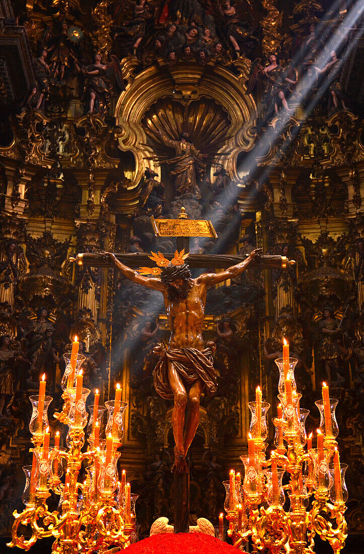 Christusfigur in der Kirche El Salvador am Palmsonntag, Semana Santa, Sevilla, Andalusien, Spanien, Europa