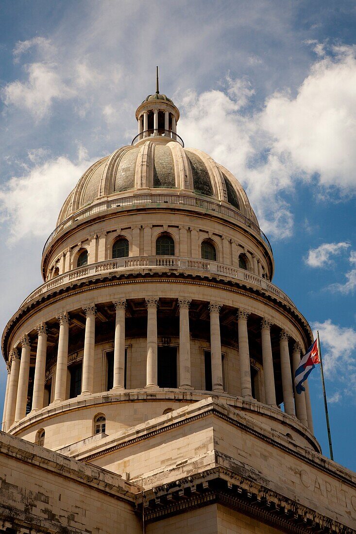 The dome of the Capitol of Havana with the Cuban flag