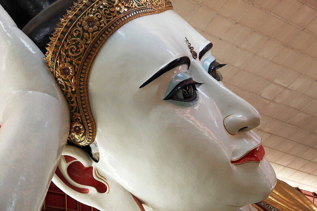 Myanmar, Burma, Yangon, Rangoon, Chaukhtatgyi Pagoda, Buddha statue