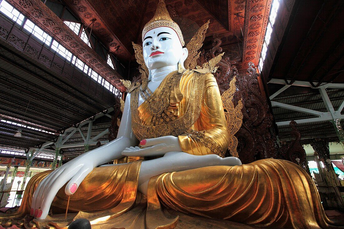 Myanmar, Burma, Yangon, Rangoon, Ngahtatgyi Pagoda, giant Buddha statue