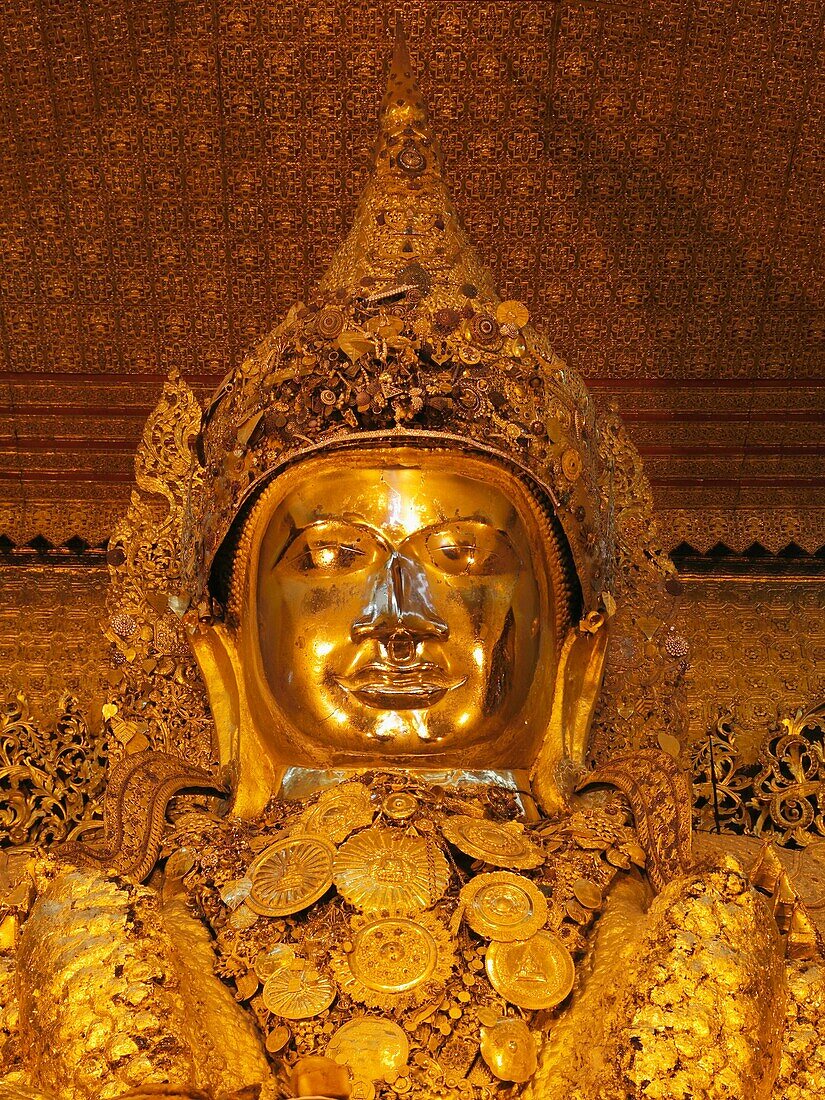 Myanmar, Burma, Mandalay, Mahamuni Pagoda, Buddha image