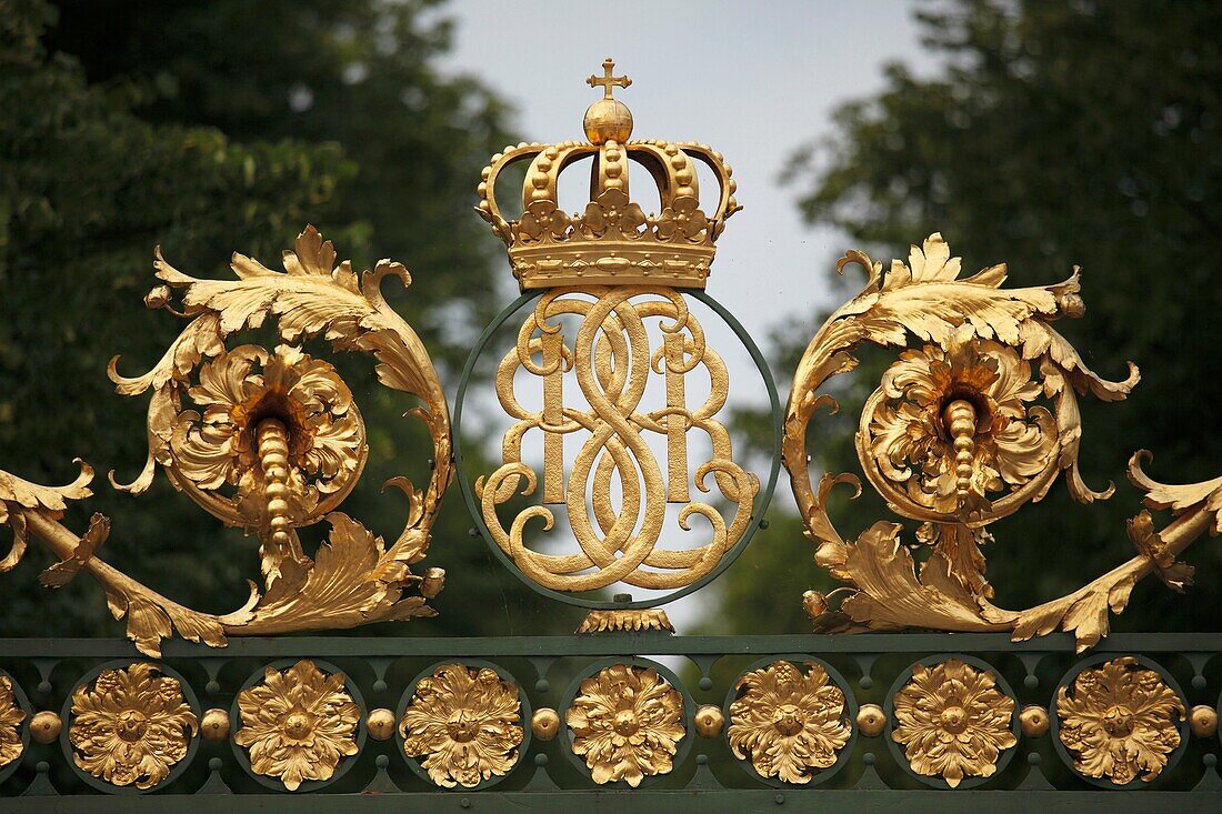Sweden, Drottningholm Palace, gate, detail, crown