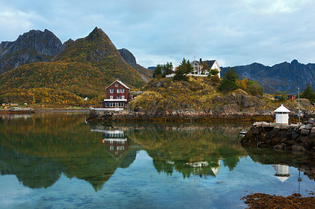 Landschaft auf den Lofoten im Herbst, Austvagoy, Nordland, Norwegen, Skandinavien, Europa