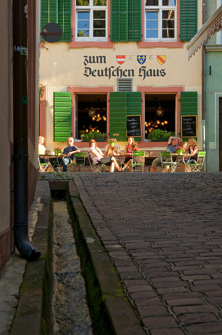 Restaurant in der Altstadt, Freiburg im Breisgau, Baden-Württemberg, Deutschland