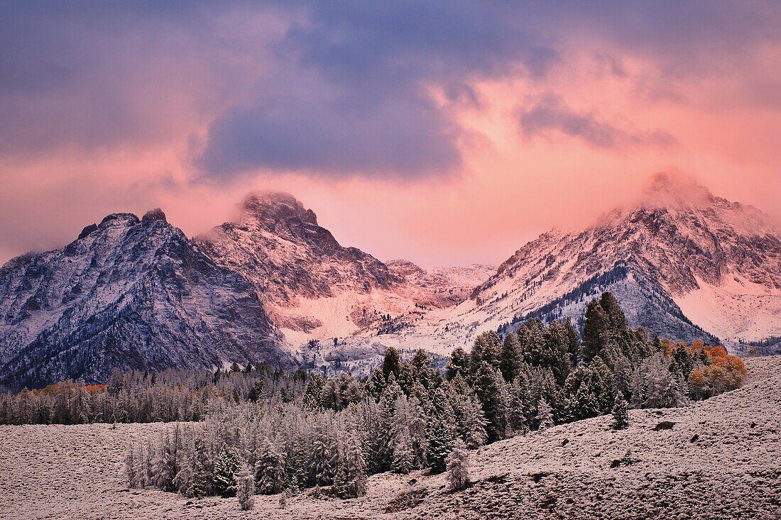 Sawtooth montains sunrise, Idaho