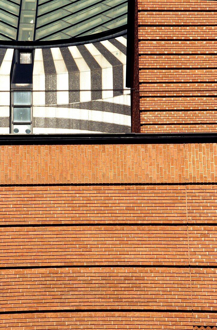 USA, California, San Francisco, tight shot of the San Francisco Museum of Modern Art, exterior