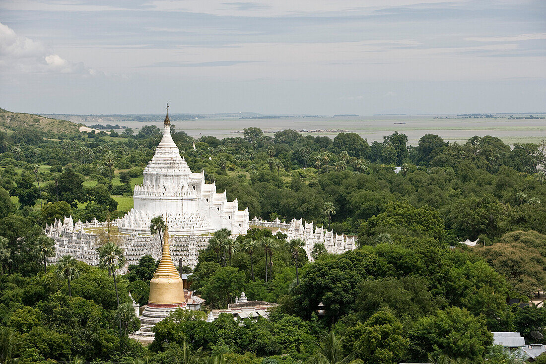 Mingun, Myanmar, Hsinphyumae (Myatheindan) Pagoda