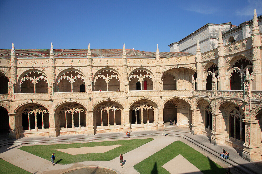 Portugal, Lisbon, Belém, Mosteiro dos Jeronimos monastery, cloister