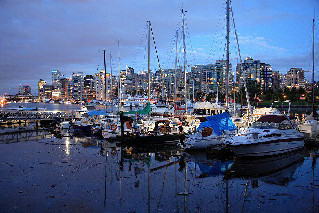 Canada, British Columbia, Vancouver, downtown skyline, Coal Harbour