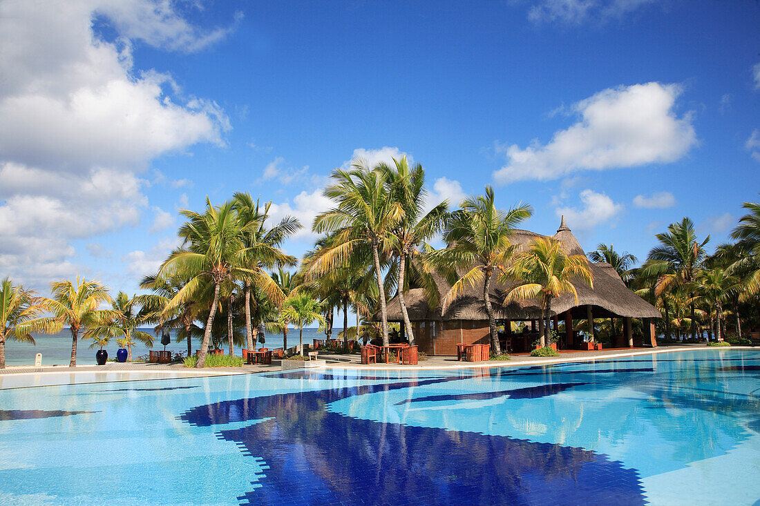 Mauritius, Trou aux Biches Hotel, pool, palms