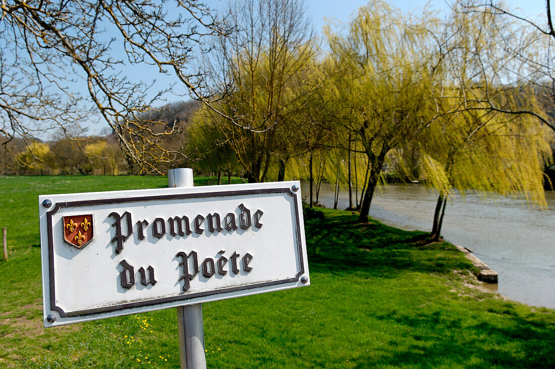 France, Centre, Loir-et-Cher, Lavardin, street sign along river