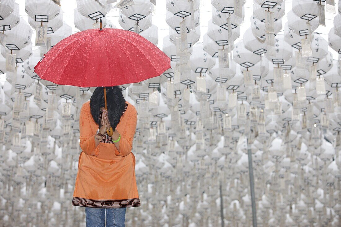 Corée du Sud, Séoul, White lanterns honoring the dead