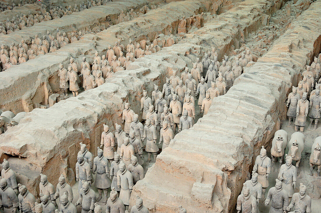 China, Shaanxi, Xian, Terracotta army in Qin Shi Huang mausoleum