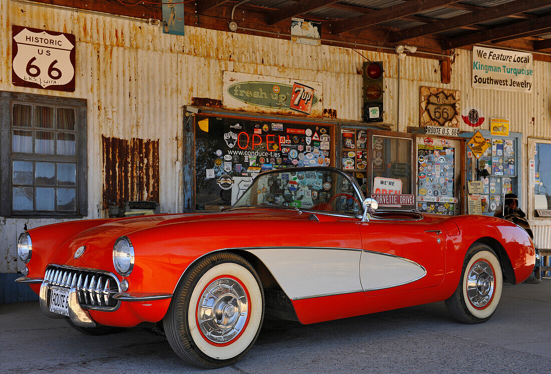 Corvette, Coffe Shop, Route 66, Arizona, USA
