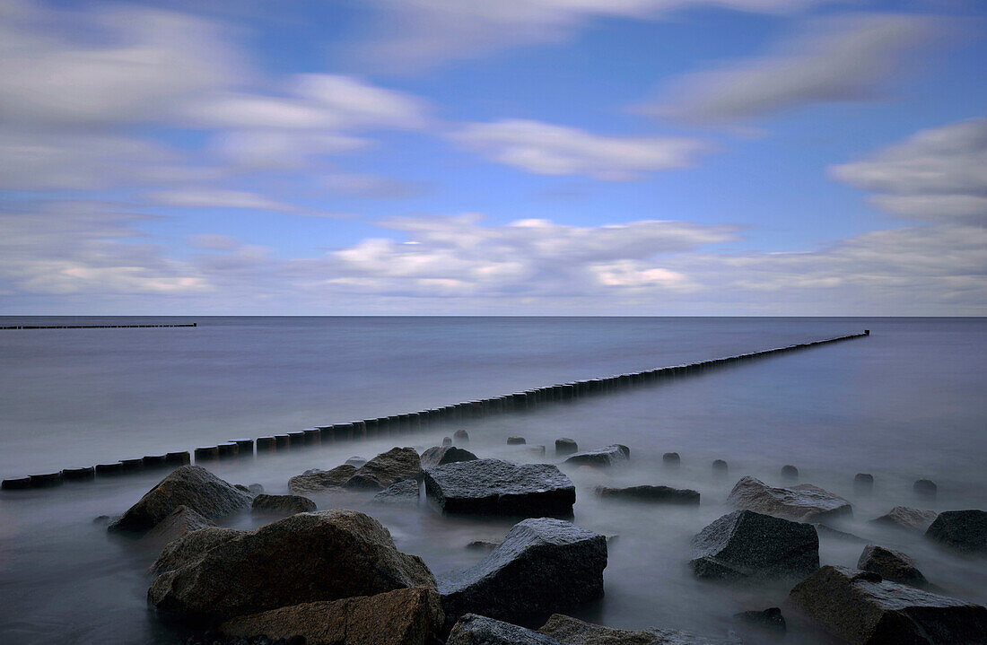 Baltic Sea coast with groyne, Stubbernfeld, Loddin, Usedom, Mecklenburg-Western Pomerania, Germany