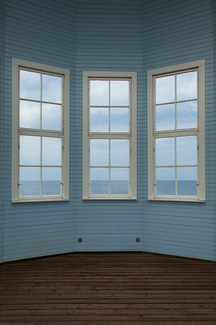 Window to the sea, Bansin seaside resort, Usedom island, Baltic Sea, Mecklenburg-West Pomerania, Germany, Europe