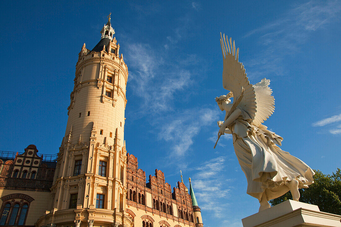 Viktoria-Statue, Schweriner Schloss, Schwerin, Mecklenburg-Vorpommern, Deutschland