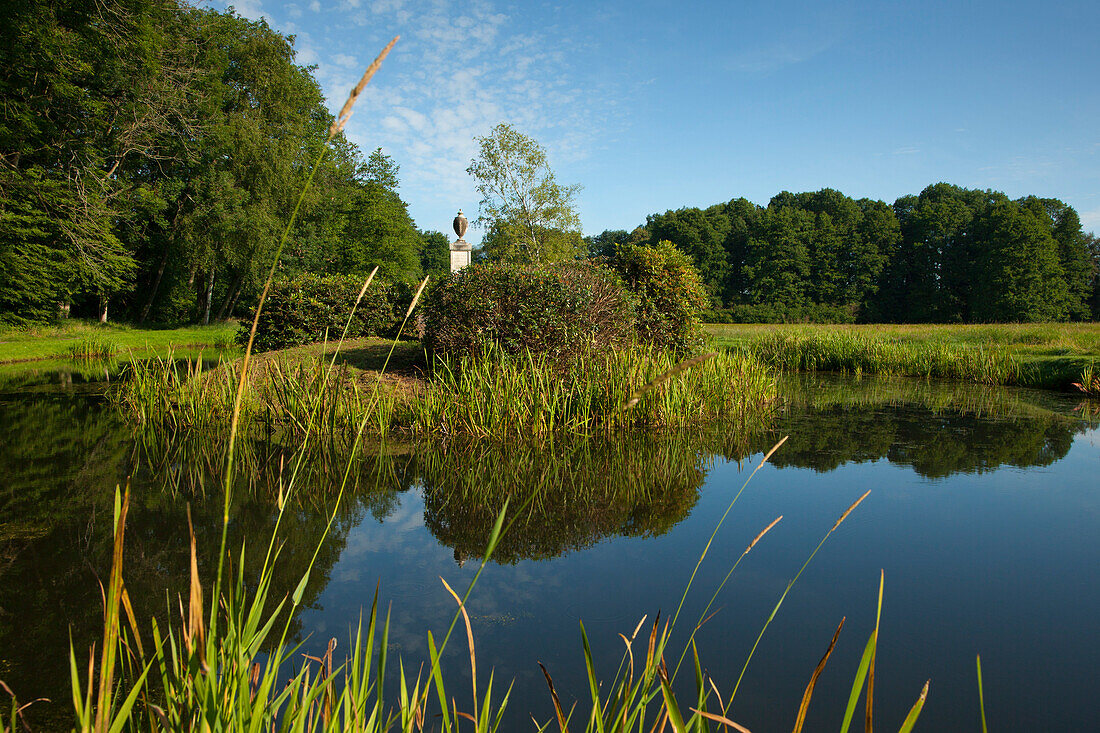 Louisenteich im Schlosspark, Schloss Ludwigslust, Ludwigslust, Mecklenburg-Vorpommern, Deutschland