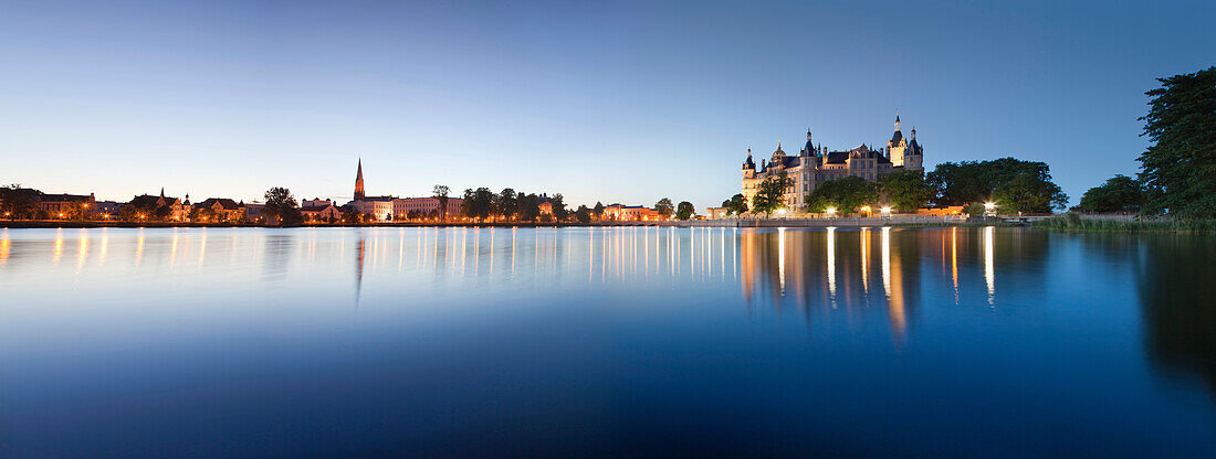 View over Lake of Schwerin to Schwerin Castle with panorama of the city, Schwerin, Mecklenburg Western Pomerania, Germany