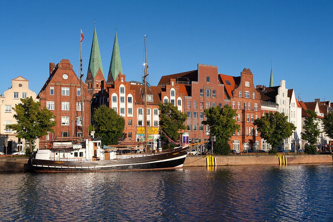 Giebelhäuser am Holstenhafen, Hansestadt Lübeck, Ostsee, Schleswig-Holstein, Deutschland