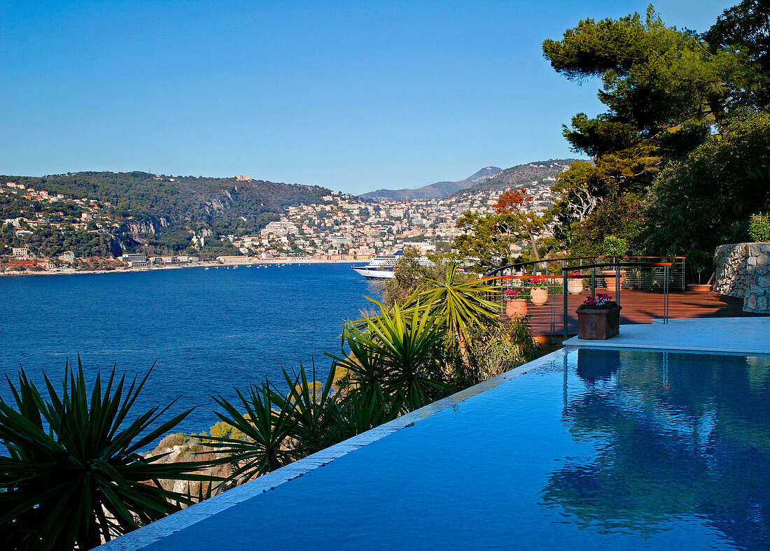 France, French Riviera, Alpes Maritimes, Villefranche sur Mer, view from a pool