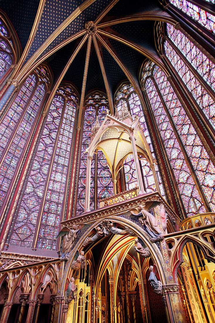 France, Paris, 1st arrondissement, Sainte chapelle, indoors