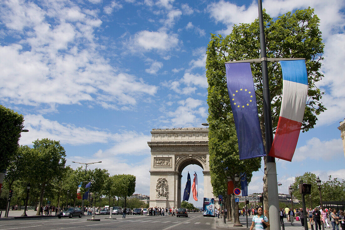 France, Paris, Champs-Elysées, Arc de Triomphe, french et EU flags (french EU presidency from june to december 2008)