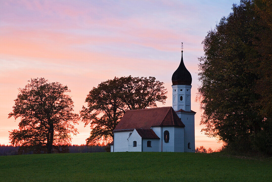 Chapel in the afterglow, Hub Chapel, Upper Bavaria, Germany, Europe