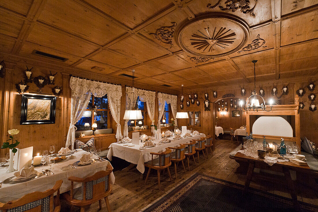 Menschenleerer Speisesaal im Hotel Schalber, Serfaus, Tirol, Österreich, Europa