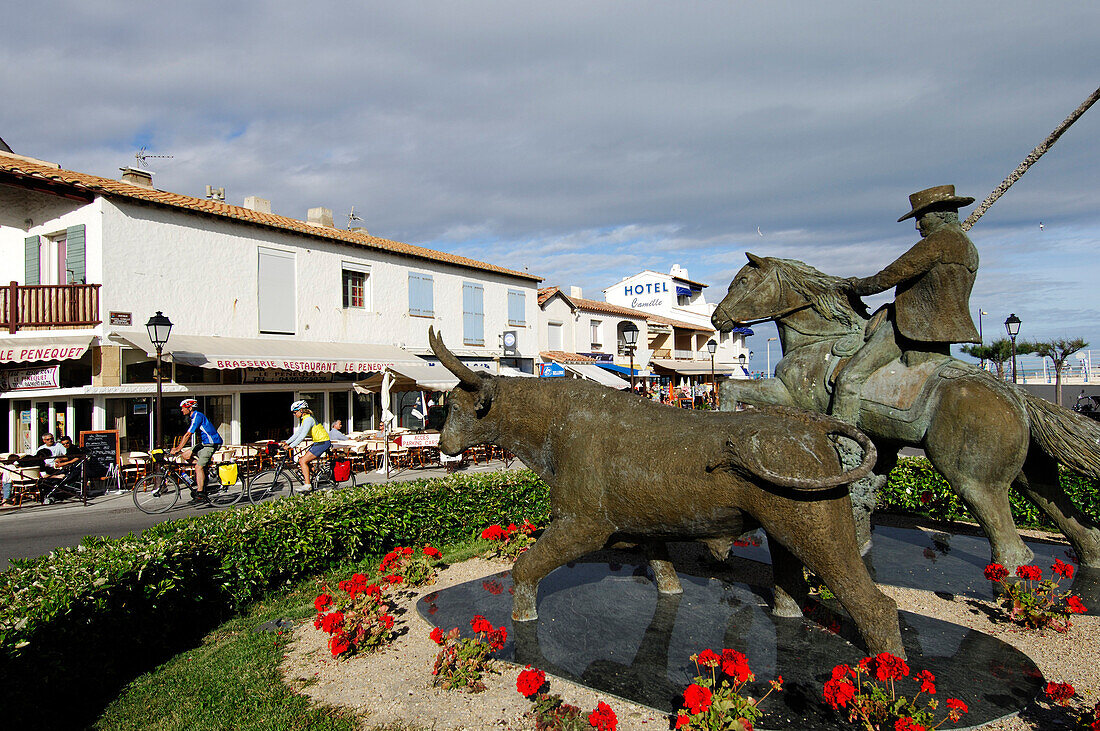 Stierkämpfer-Bronze in Saintes Maries de la Mer, La Camargue, Provence, Frankreich