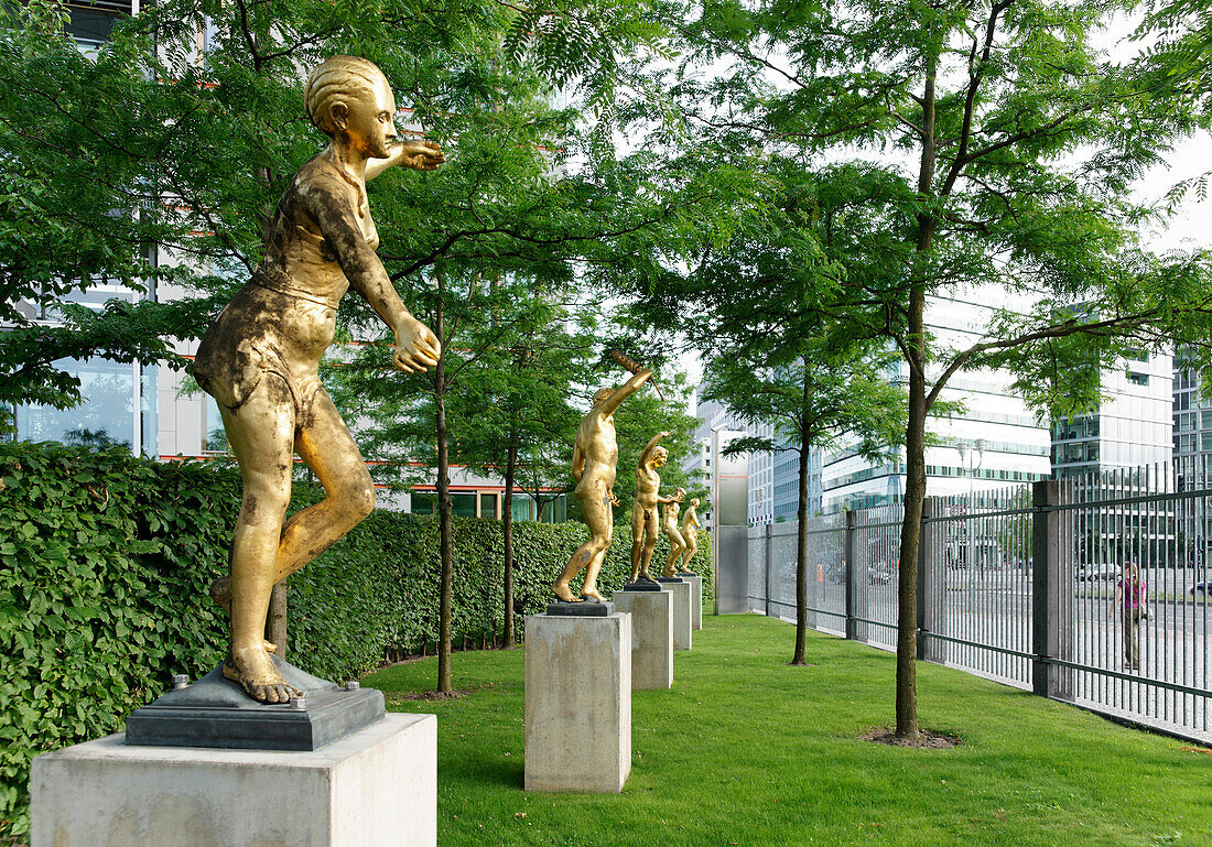 Skulpturen, Landesvertretung Niedersachsen, in den Ministergaerten, Berlin, Deutschland