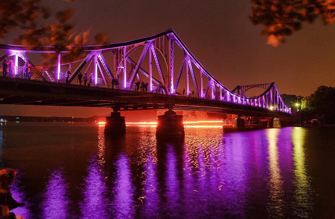 Havel, Agentennacht auf der Glienicker Brücke, verbindet Potsdam mit Berlin, Land Brandenburg, Deutschland