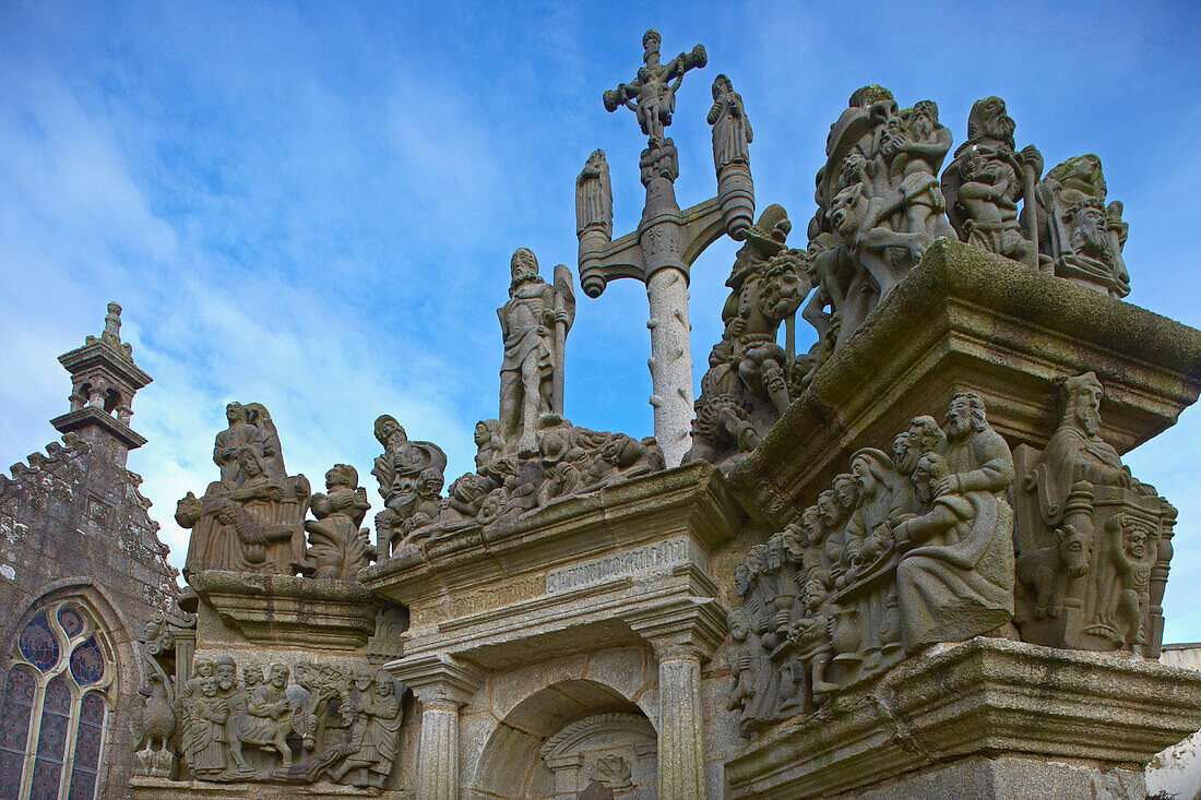 Calvaire, Enclos paroissial in Guimiliau, Finistère, Bretagne, Frankreich, Europa