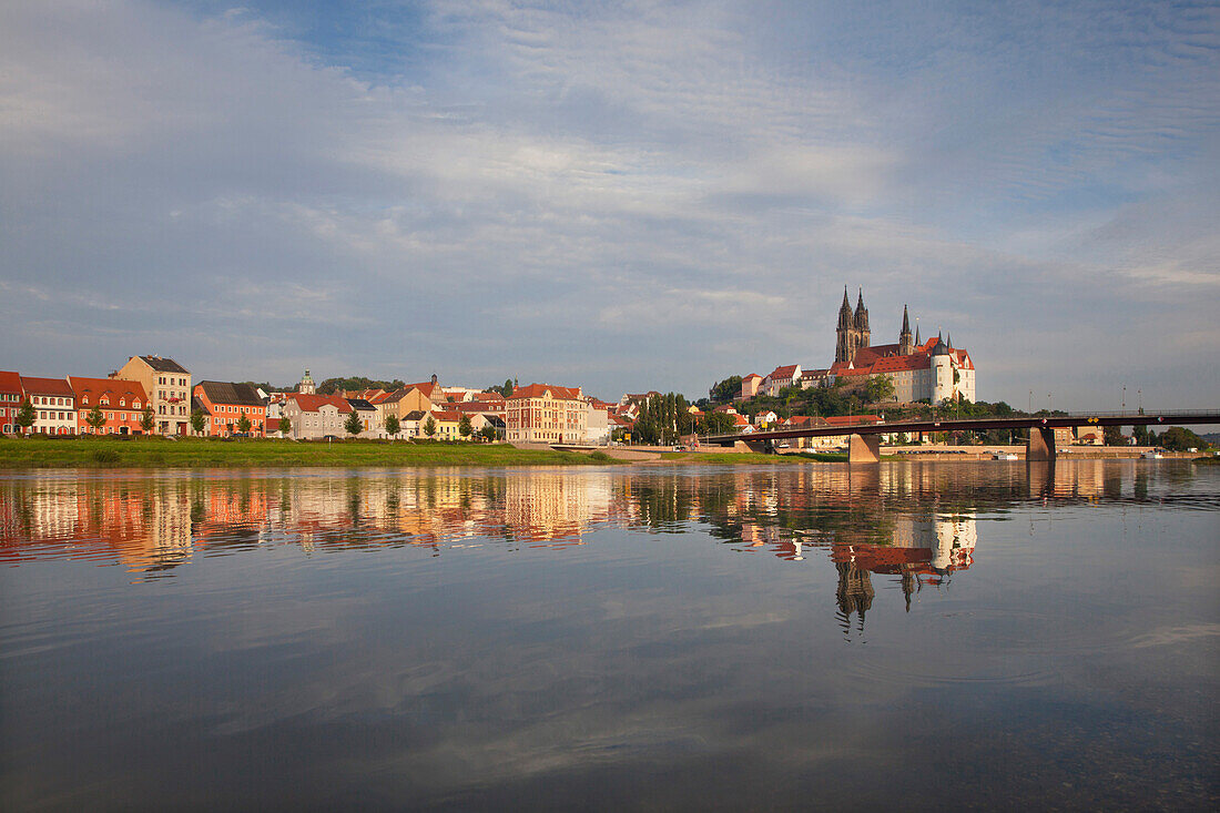 Blick über die Elbe auf Dom und Albrechtsburg, Meissen, Sachsen, Deutschland, Europa