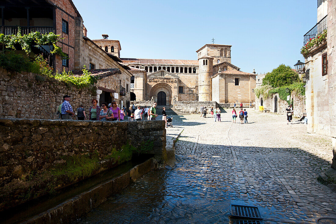 Colegiata de Santillana del Mar, old town, Santillana del Mar, Cantabria, Spain